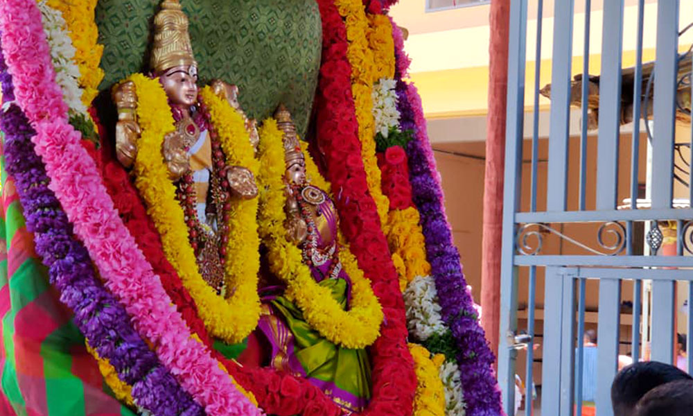 Sharadamba Pushpa Seva