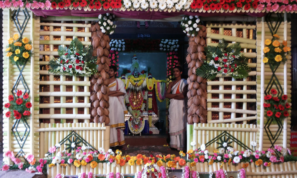 Sharadamba Pushpa Seva